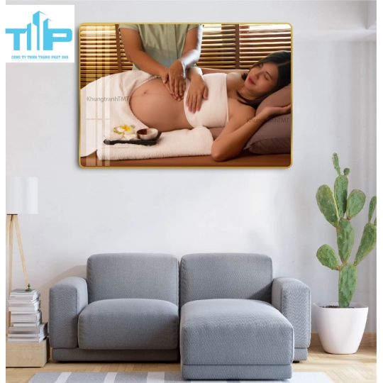Khung tranh tráng gương -Chăm sóc và phục hồi sức khỏe cho mẹ và bé 
